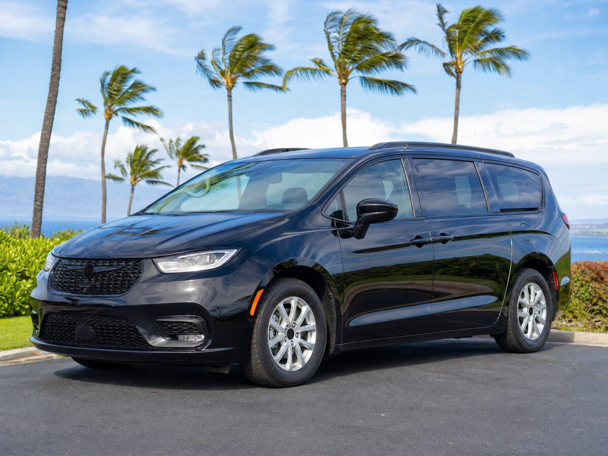 Minivan — Maui airport taxi and shuttle vehicle